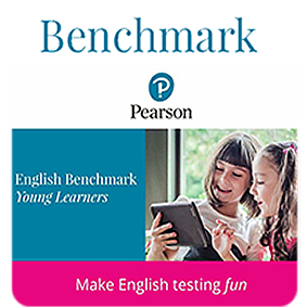 #PraCegoVer Imagem quadrada com cantos arredondados de identificação do produto Bentichimark Test. Na parte superior da imagem está escrito Bentichimark acompanhado do logo da Pearson logo abaixo. No meio da imagem no canto esquerdo temos um quadrado azul com o texto English Benchmark Young Learners na cor branca. Ao lado desse quadrado temos a imagem de duas meninas brancas de aproximadamente 6 anos, uma com cabelos curtos e outra com cabelos longos e maria chiquinha. As duas meninas estão entusiasmadas vendo algum conteúdo interessante em um tablet. No rodapé da imagem tem uma tarja rosa com o texto Meique e Englichi testin fan na cor branca.